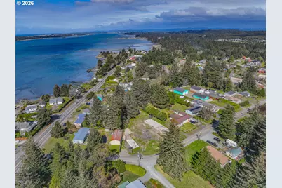 90849 Robertson Ln, Coos Bay, OR 97420 - Photo 6