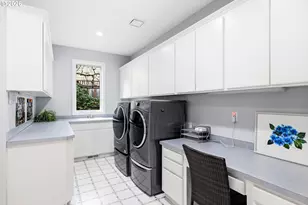 2484 Marylshire Ln, Lake Oswego, OR 97034 - Photo 14