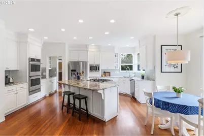 2484 Marylshire Ln, Lake Oswego, OR 97034 - Photo 8