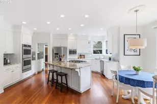 2484 Marylshire Ln, Lake Oswego, OR 97034 - Photo 8