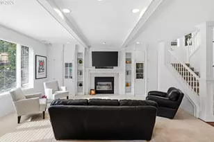 2484 Marylshire Ln, Lake Oswego, OR 97034 - Photo 12