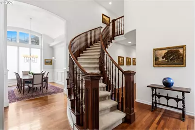 2484 Marylshire Ln, Lake Oswego, OR 97034 - Photo 2