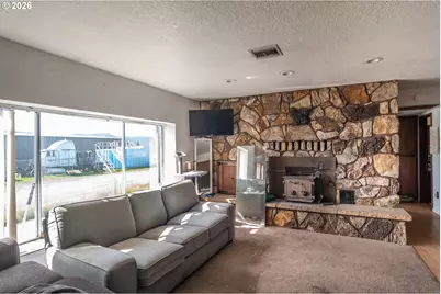 1880 NE Stephens St, Roseburg, OR 97470 - Photo 30