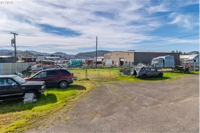 1880 NE Stephens St, Roseburg, OR 97470 - Photo 26
