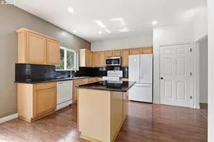 7264 NE Shaleen St, Hillsboro, OR 97124 - Photo 8