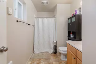 654 NE 8th Pl, Toledo, OR 97391 - Photo 18