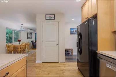 654 NE 8th Pl, Toledo, OR 97391 - Photo 12