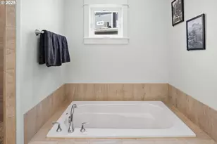 230 Maritime Ln, Astoria, OR 97103 - Photo 20