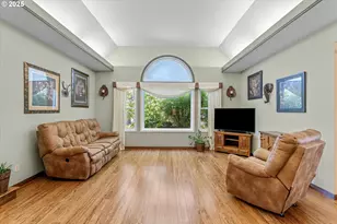 14709 SW Scarlett Dr, Tigard, OR 97224 - Photo 8