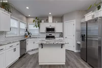 4889 Whitewater St, Salem, OR 97305 - Photo 8