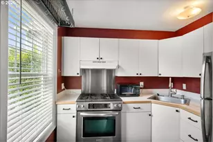 119 Wesley (605 Miller) St, Silverton, OR 97381 - Photo 6