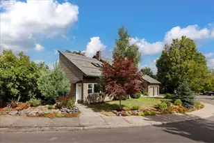 4905 NW Kahneeta Ct, Portland, OR 97229 - Photo 2