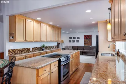 4905 NW Kahneeta Ct, Portland, OR 97229 - Photo 12