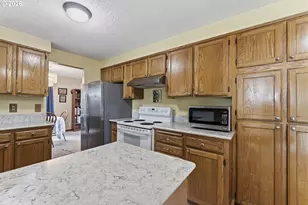 2095 NW 3rd St, Gresham, OR 97030 - Photo 16