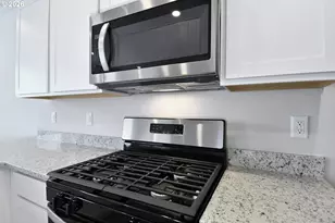 1233 Parkside Ave, Woodburn, OR 97071 - Photo 8