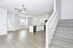 1233 Parkside Ave, Woodburn, OR 97071 - Photo 6