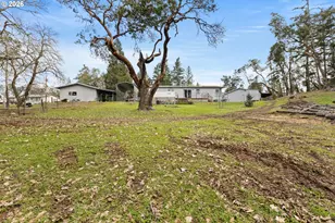 600 Donruss Dr, Roseburg, OR 97471 - Photo 48