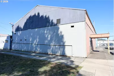 638 Spruce St, Myrtle Point, OR 97458 - Photo 28