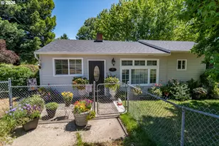 421 NW Cary St, Winston, OR 97496 - Photo 1