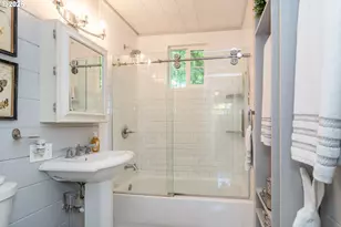 421 NW Cary St, Winston, OR 97496 - Photo 24