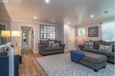 421 NW Cary St, Winston, OR 97496 - Photo 18