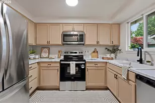 13158 SW Shore Dr, Tigard, OR 97223 - Photo 8