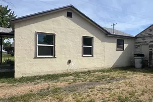 1114 N Elizabeth St, Milton-Freewater, OR 97862 - Photo 4