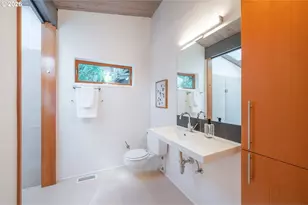 1210 Lemery Ln, Eugene, OR 97405 - Photo 18