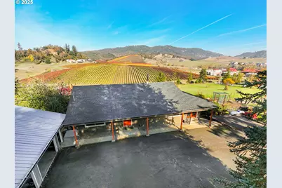 411 Woodland Dr, Winston, OR 97496 - Photo 2