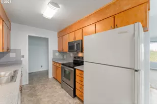 411 Woodland Dr, Winston, OR 97496 - Photo 12