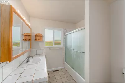 411 Woodland Dr, Winston, OR 97496 - Photo 18