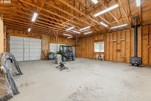 411 Woodland Dr, Winston, OR 97496 - Photo 34