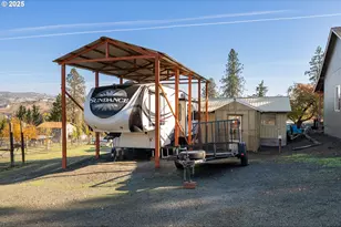 411 Woodland Dr, Winston, OR 97496 - Photo 36