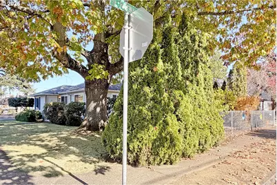 5732 SE 80th Ave, Portland, OR 97206 - Photo 18
