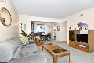5732 SE 80th Ave, Portland, OR 97206 - Photo 6