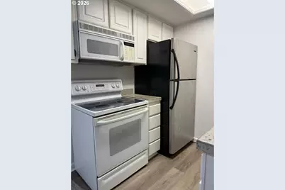 9987 SE Talbert St, Clackamas, OR 97015 - Photo 8