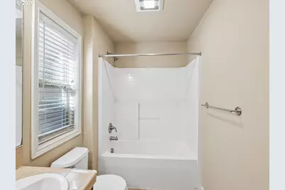 18233 SW Santoro Dr, Beaverton, OR 97007 - Photo 34