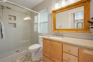 129 Arbor Dr, Eugene, OR 97404 - Photo 32