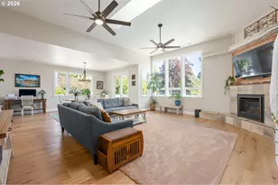 129 Arbor Dr, Eugene, OR 97404 - Photo 4