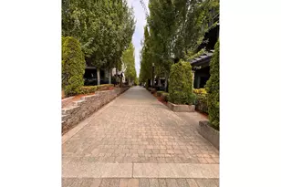 637 NE Garswood Ln, Hillsboro, OR 97006 - Photo 4