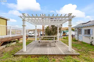 299 4th St, Maupin, OR 97037 - Photo 6