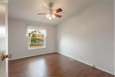 299 4th St, Maupin, OR 97037 - Photo 16