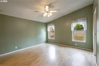 299 4th St, Maupin, OR 97037 - Photo 12