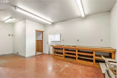 299 4th St, Maupin, OR 97037 - Photo 30