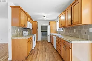 9305 NE 9th St, Vancouver, WA 98664 - Photo 10