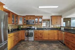 2704 Orchard Hill Ln, Lake Oswego, OR 97035 - Photo 10