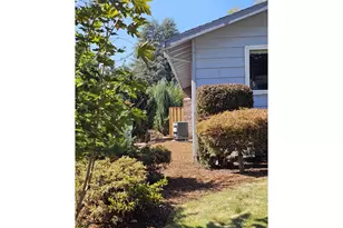 20025 SW Newcastle Dr, Beaverton, OR 97078 - Photo 36