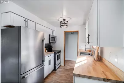 310 NE 170th Ave, Portland, OR 97230 - Photo 10