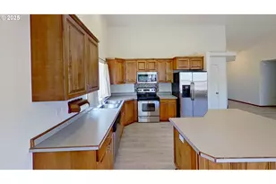 120 SE Edwards Ave, Winston, OR 97496 - Photo 6