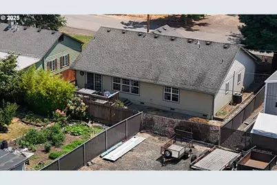 120 SE Edwards Ave, Winston, OR 97496 - Photo 20